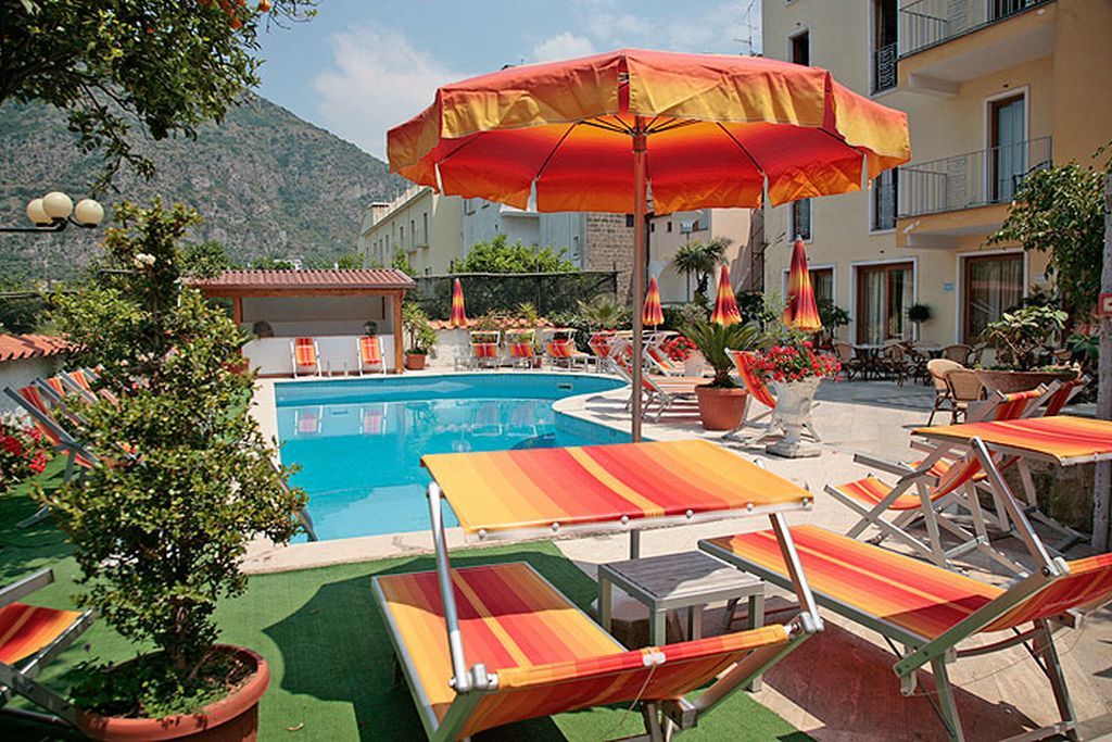 Albatros Hotel